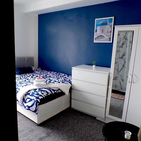 West Kensington - Santorini Apartments ロンドン エクステリア 写真